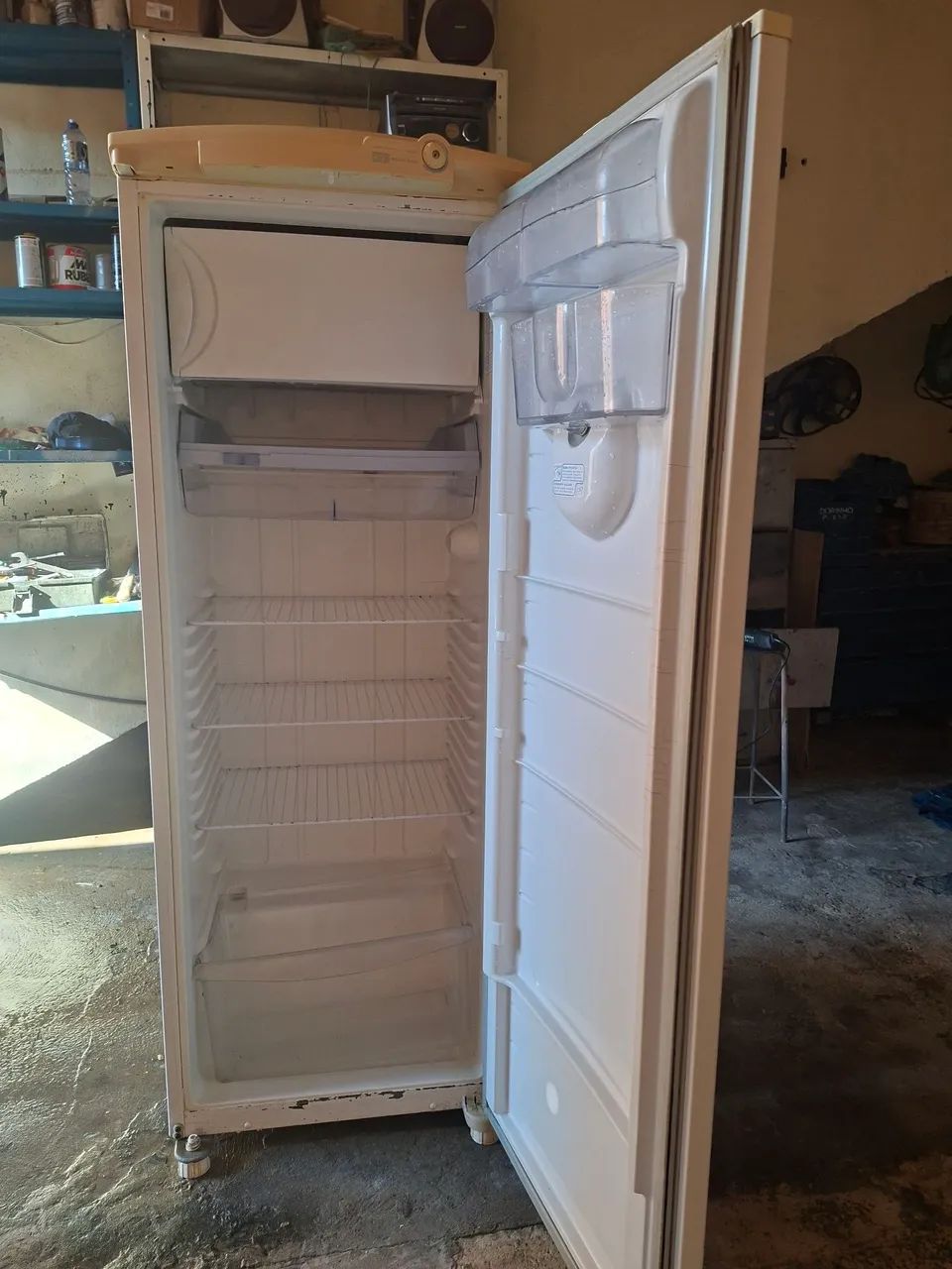 Vendo geladeira 