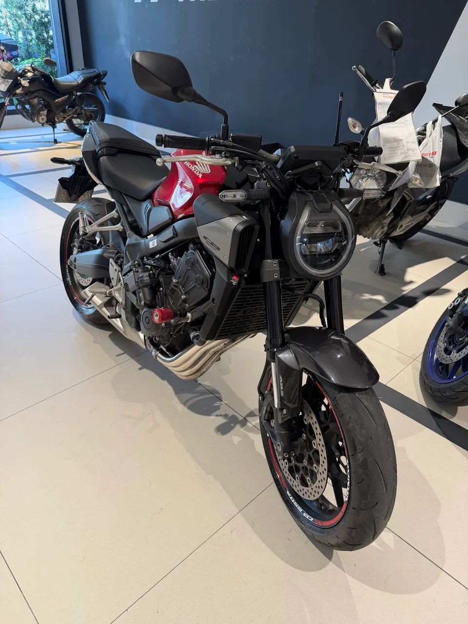 CB 650R 2026  - Foto 3