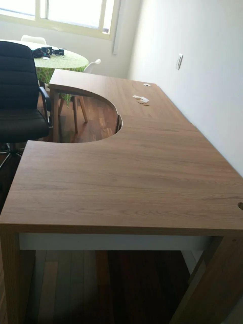 Mesa de escritório de canto