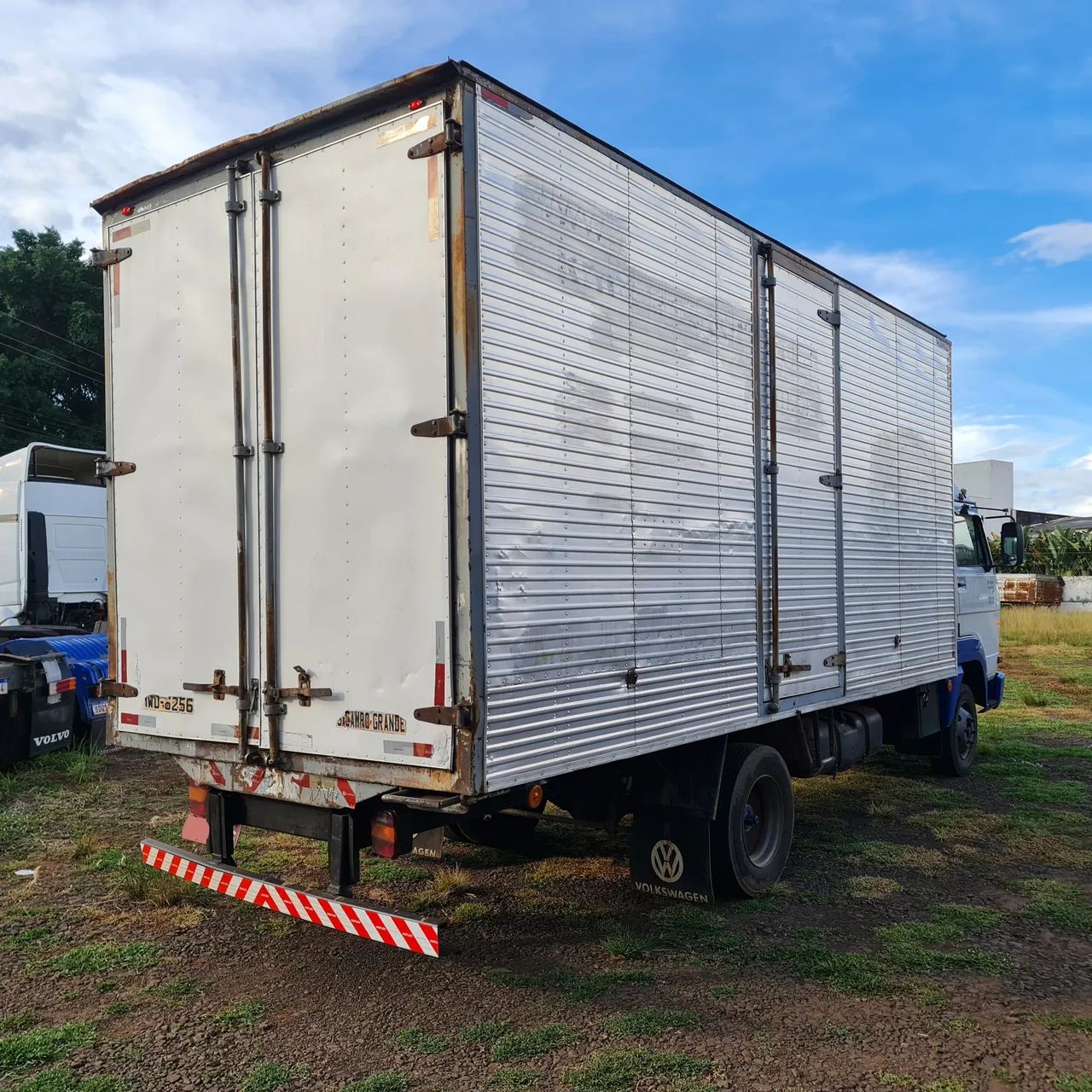 Volkswagem 8.150 Plus - Foto 4