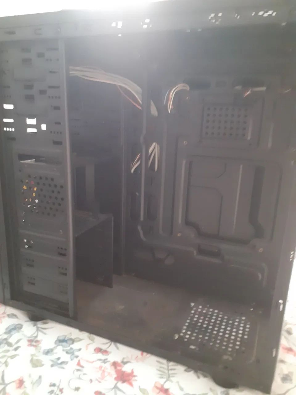 Vendo Gabinete de desktop (CPU). - Foto 2