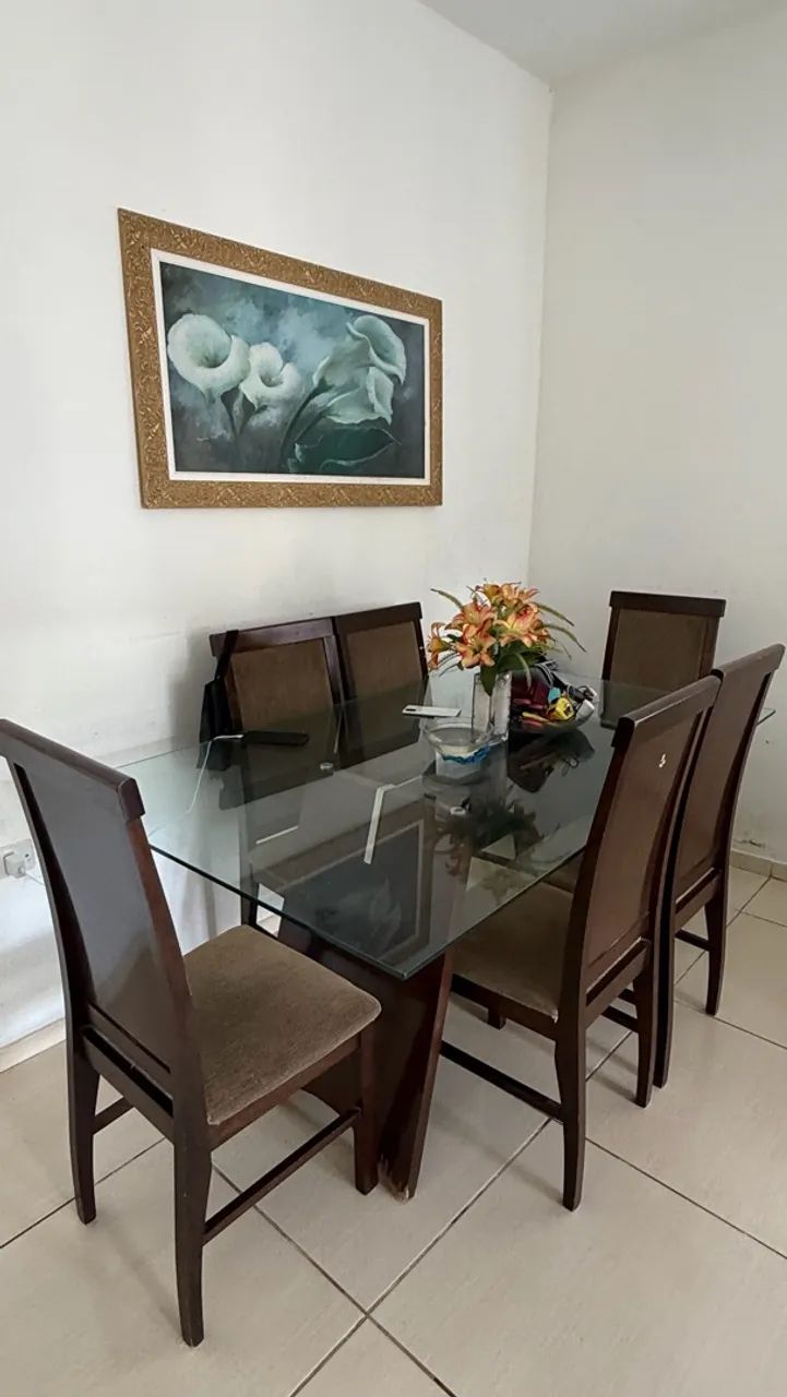 Mesa de jantar 6 cadeiras de madeira 
