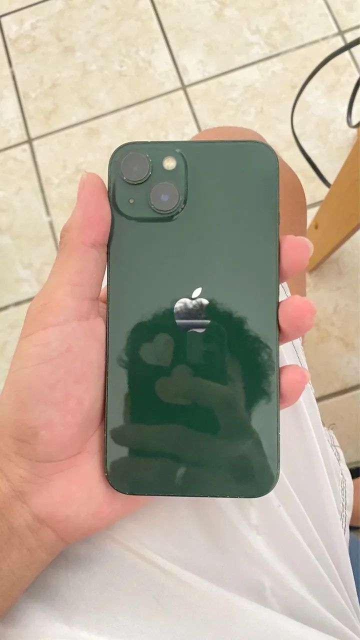 Vendo iPhone 13 impecável 