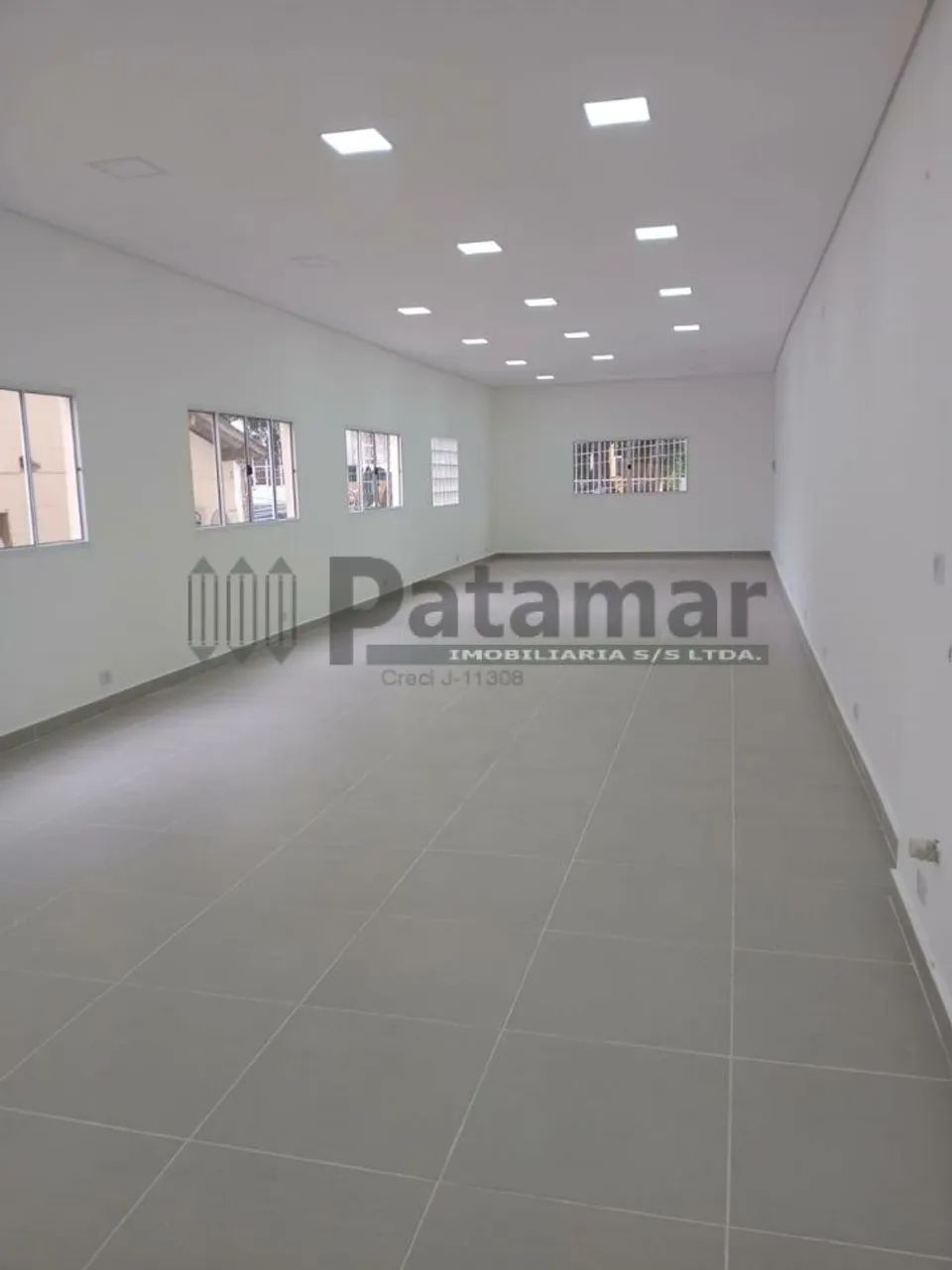 Imóvel comercial para locação com 200m² - Taboão da Serra - Reformado