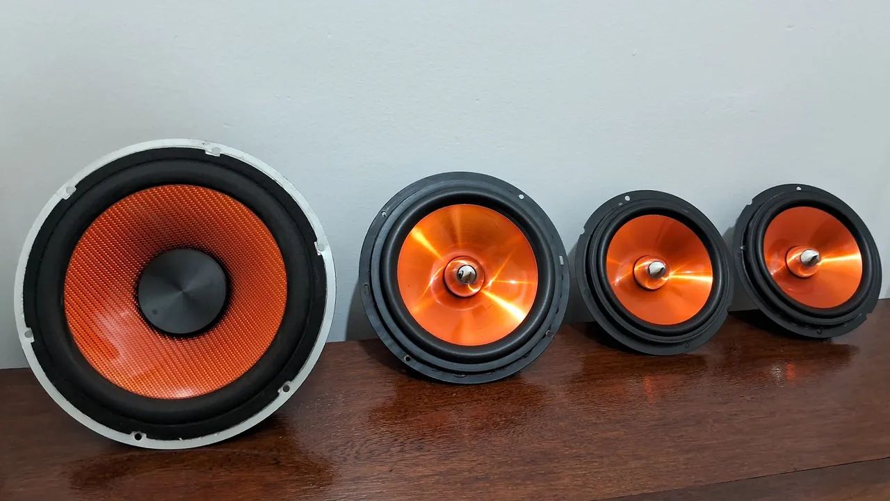 Falantes em excelente estado! 