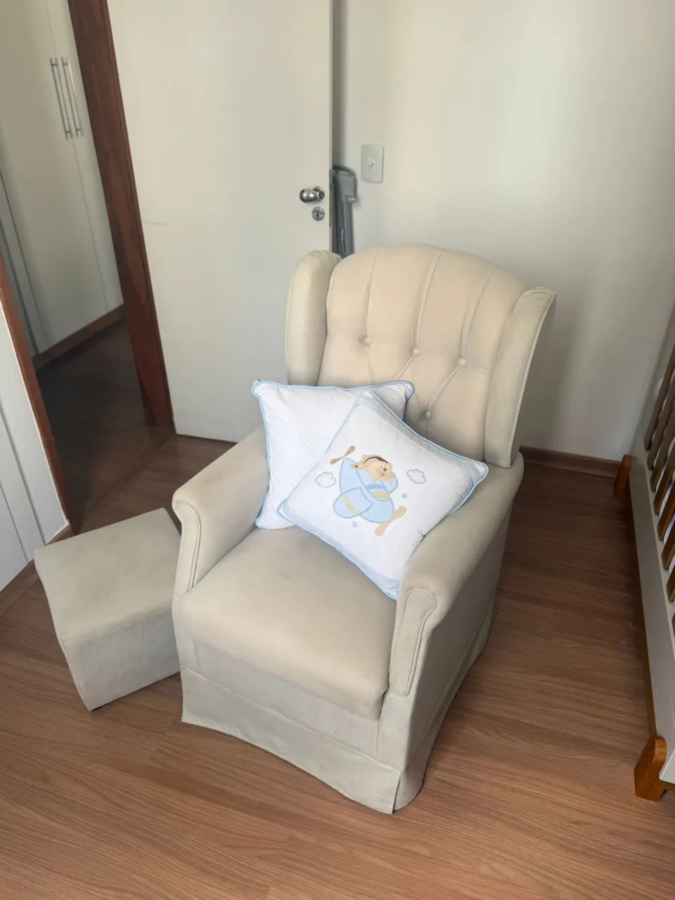 Nursing Chair441140335672053762