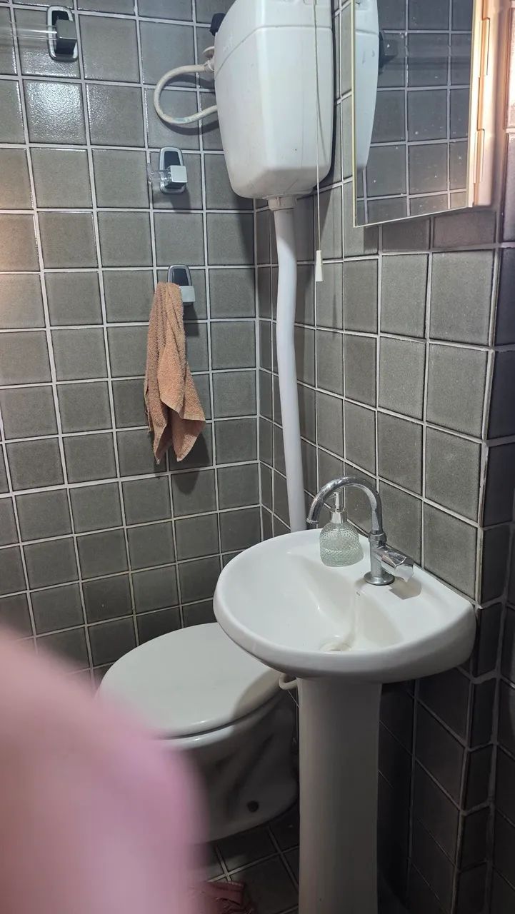 Aluga-se se uma casa q acomoda no máximo um casal com um filho - Foto 5