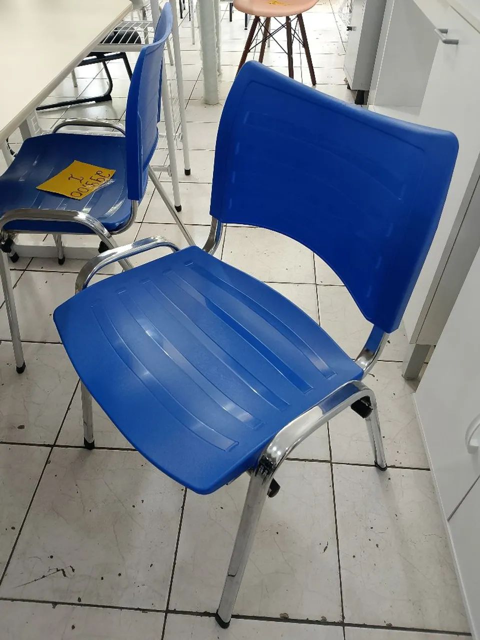 Cadeira fixa estrutura cromada  - Foto 4