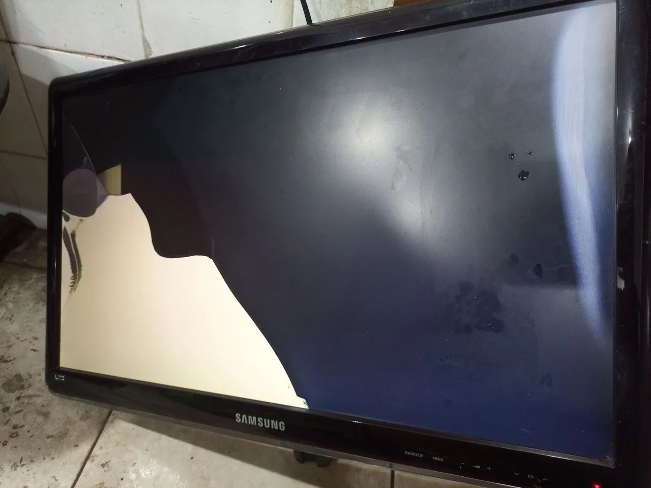 Monitor Samsung T24A350 - Defeito