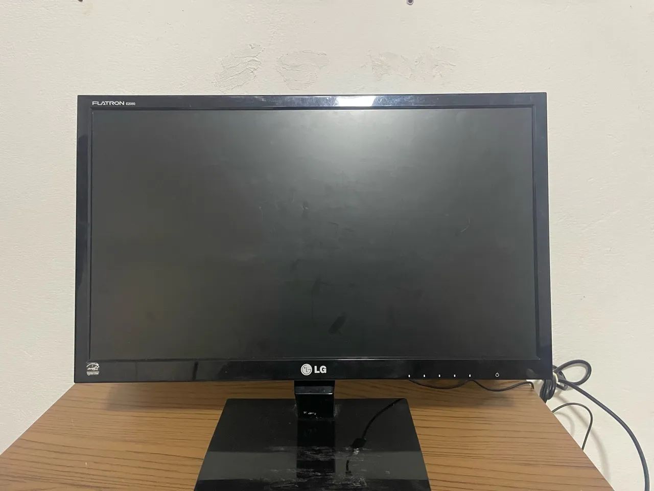 Monitor semi novo 