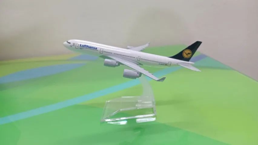 AVIÕES MINIATURA LUFTHANSA - 16cm  DECORAÇÃO E DESTAQUE