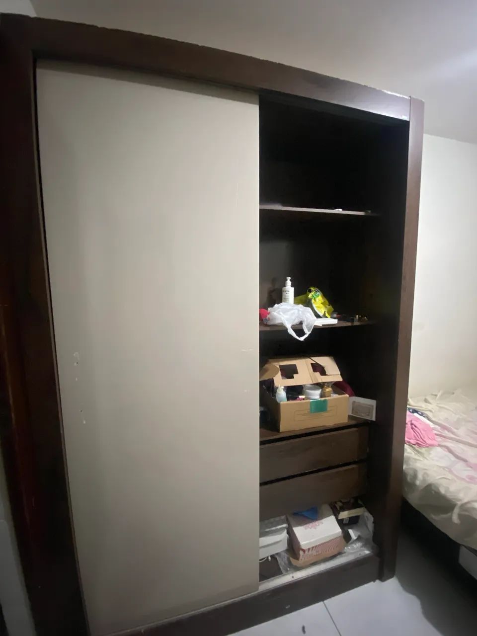 Guarda roupa usado 2 portas