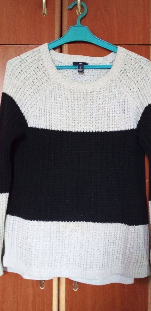  Blusa de linha cinza e preto