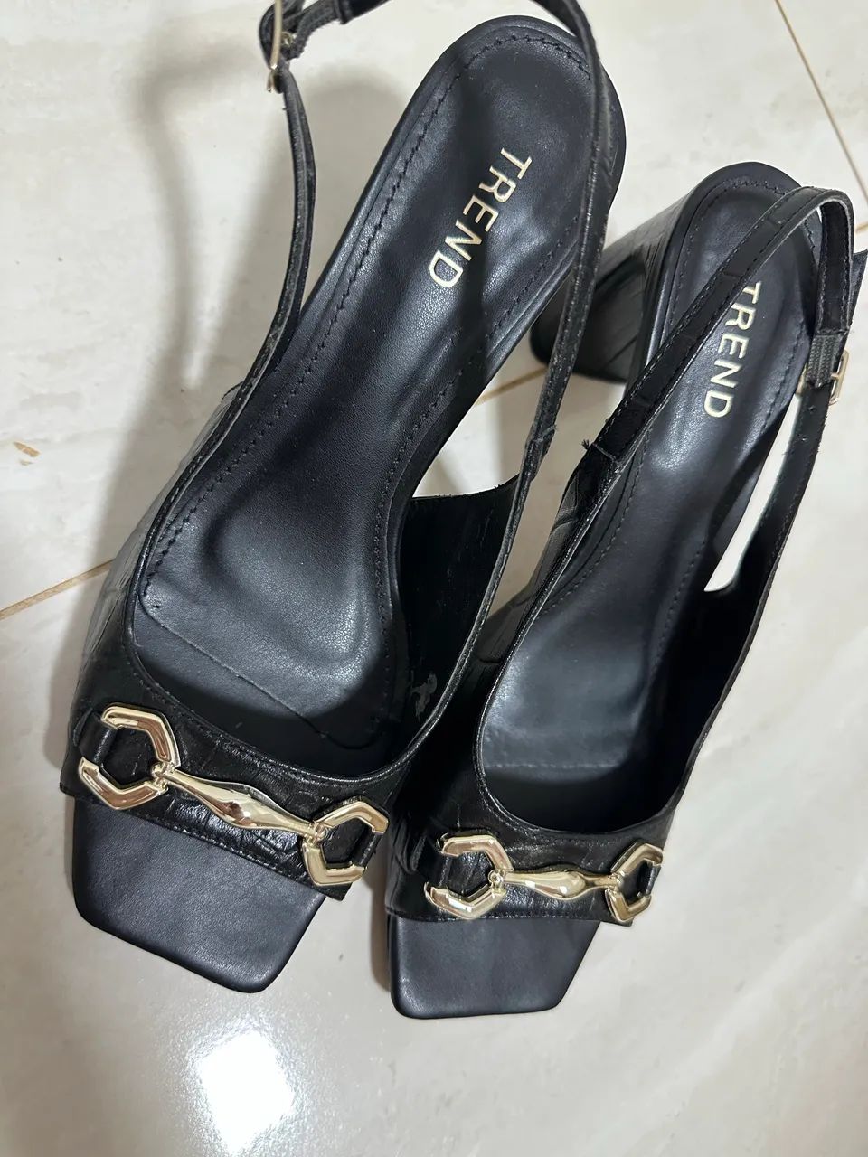 SAPATOS semi novos 