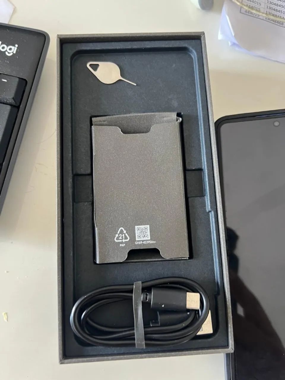 SAMSUNG GALAXY Z FLIP7 - Foto 4