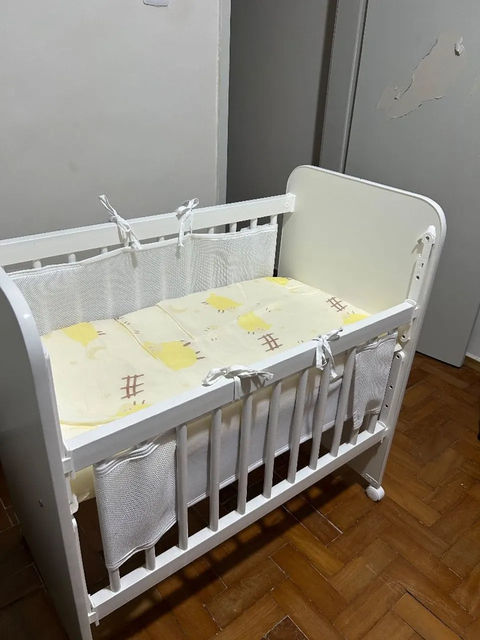 Mini berço com colchão  - Foto 5