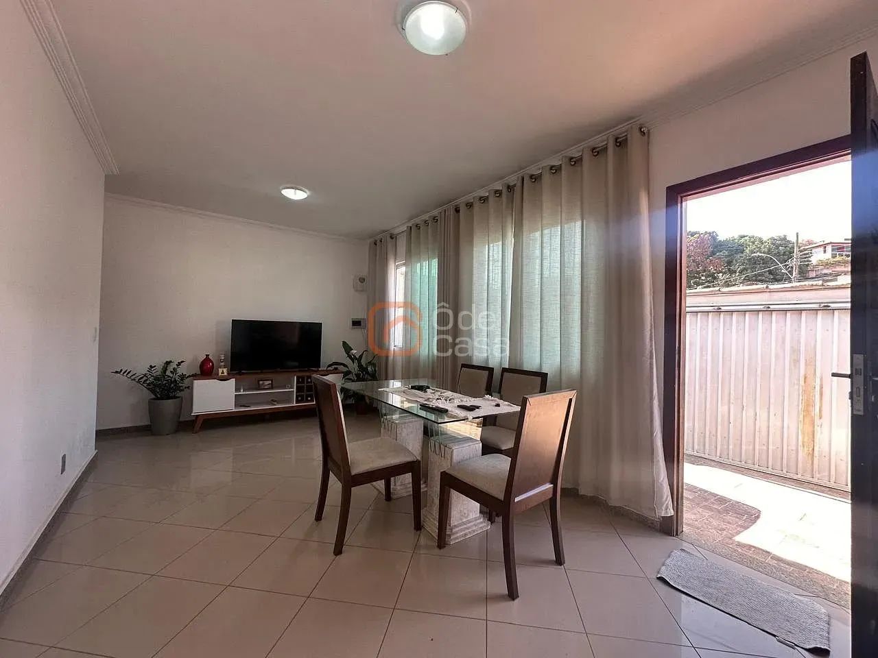 Casa linear com 3 quartos à venda no Santa Mônica
