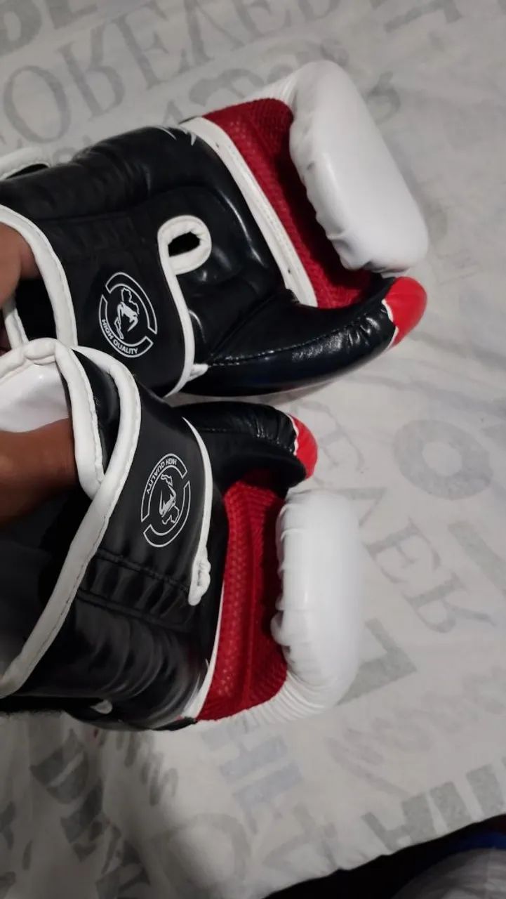 Luvas de Boxe Venum Elite  - Foto 4