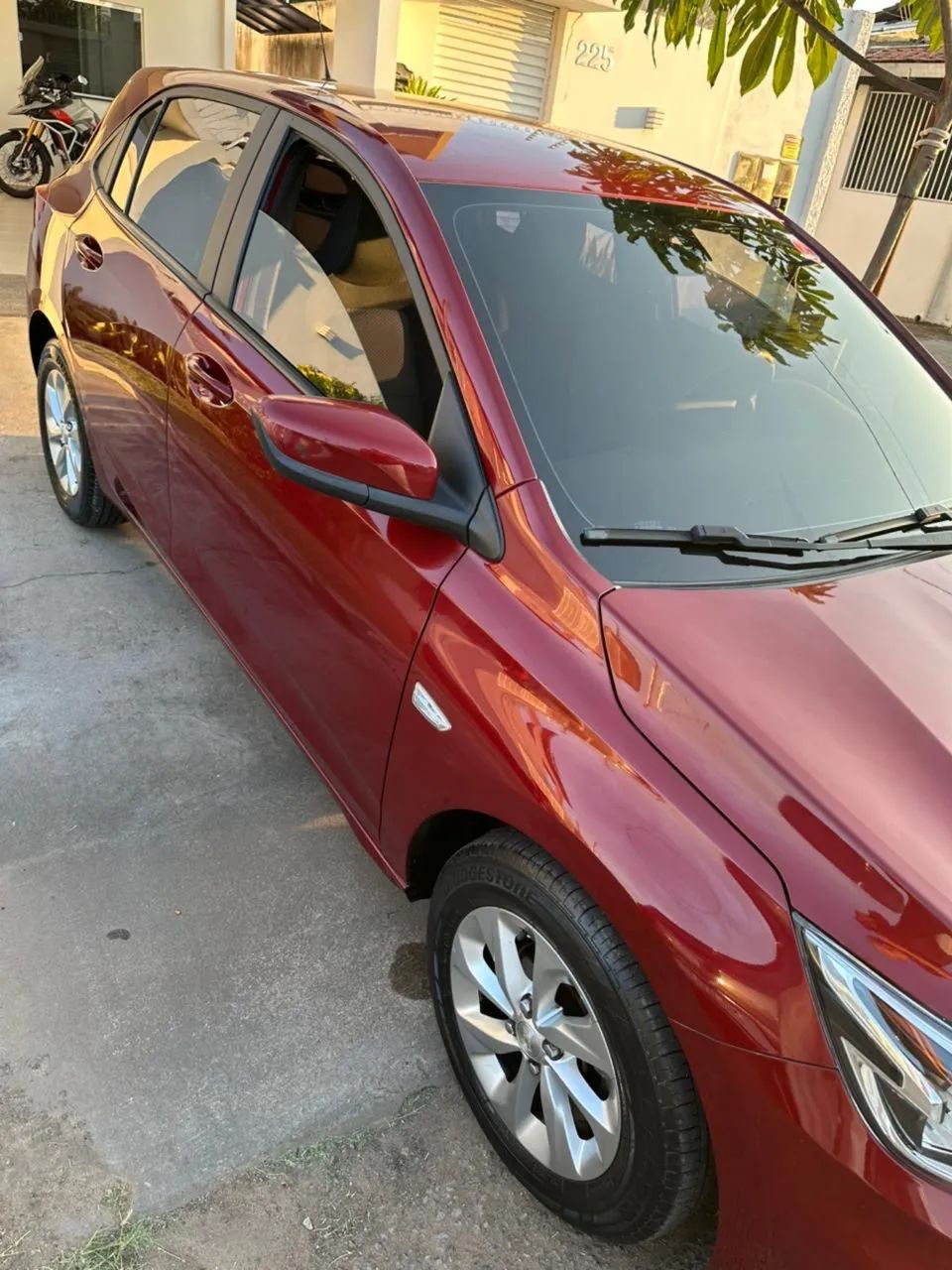Chevrolet Onix Hatch LT 1.0 12V Flex Mec. 4P 2023 - Foto 2
