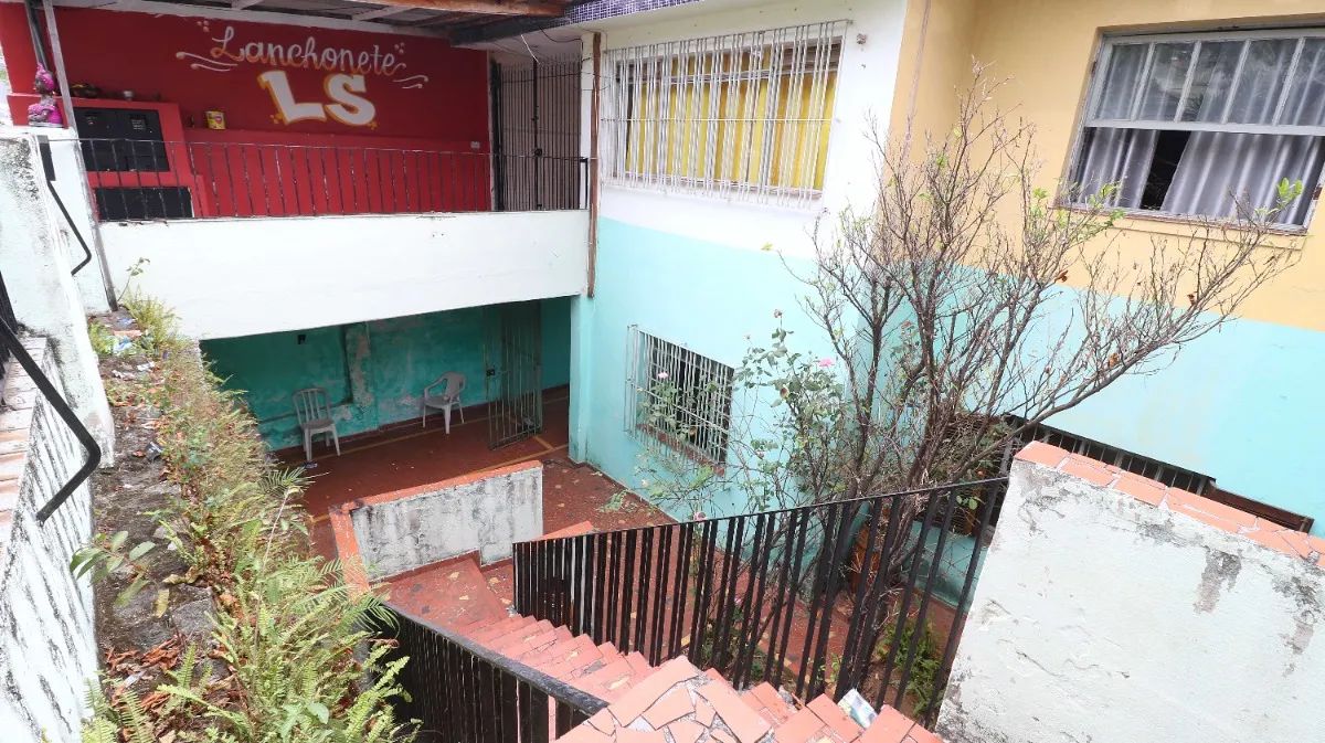 Casa para venda em Parque Peruche com 4 quartos, 197m² - Foto 3