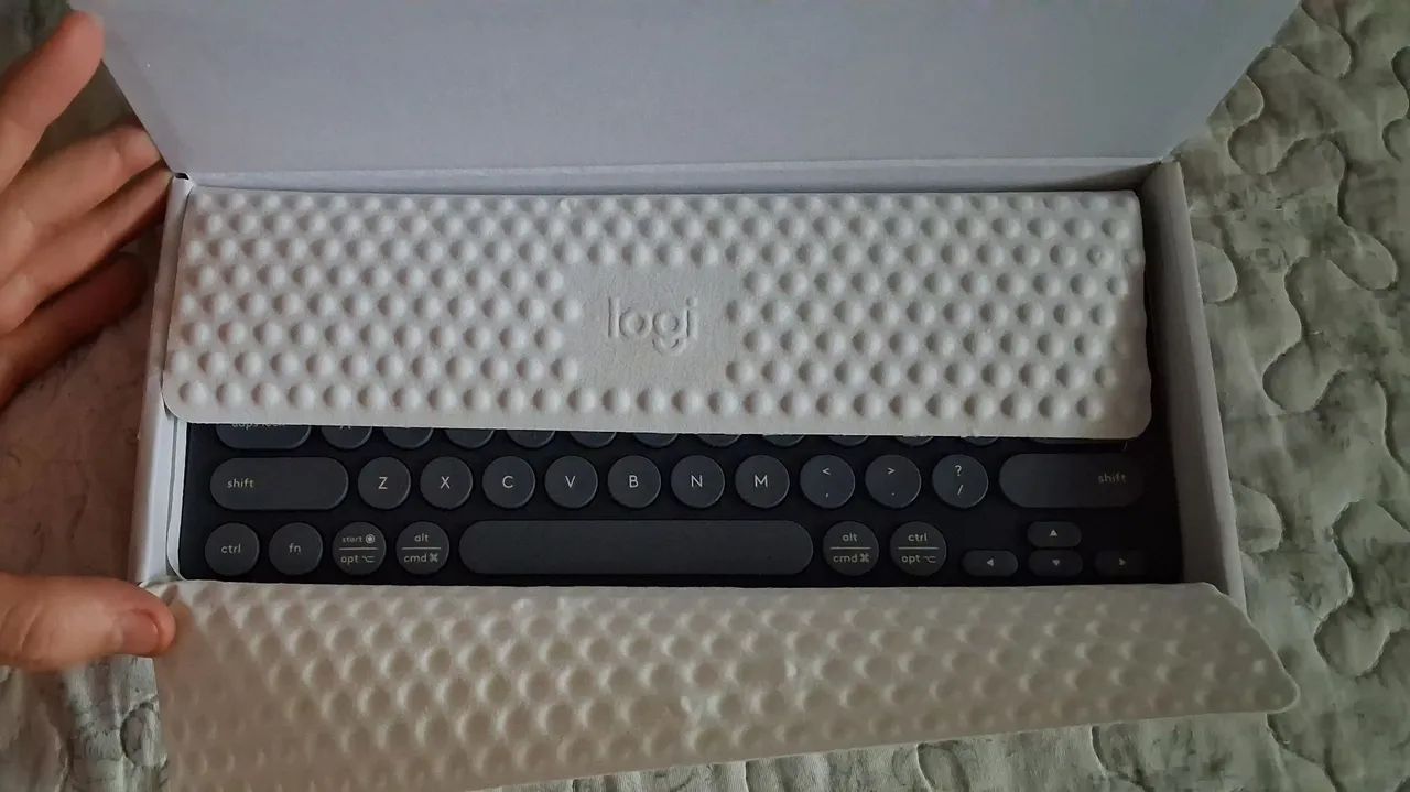 Logitech Pebble Keys 2 K380s Graphite Keyboard494563036434288644