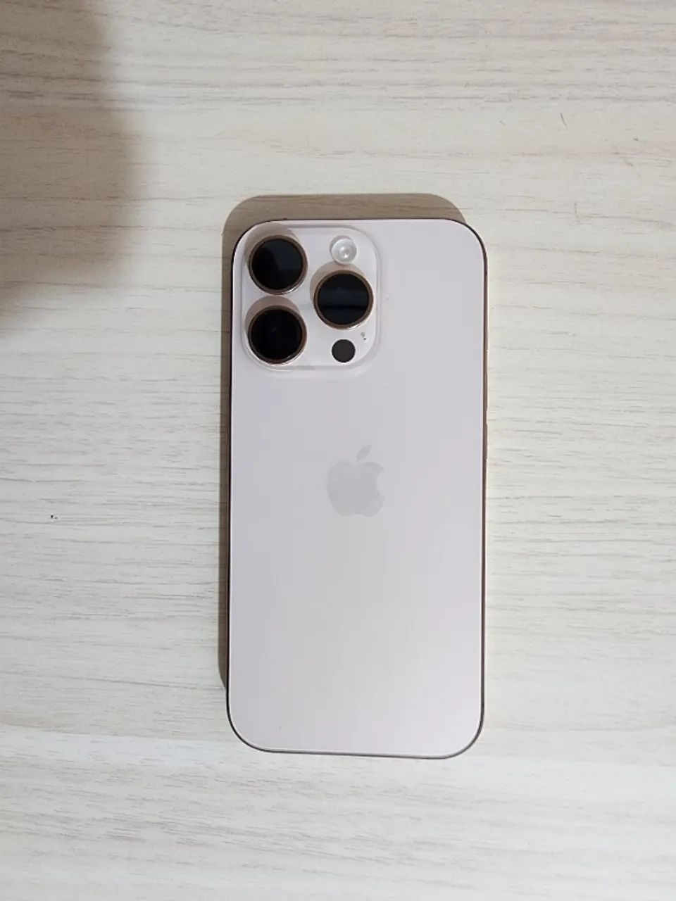 iPhone 16 Pro 128GB Desert Titanium - Impecável (Bateria 92%) + Caixa e Acessórios