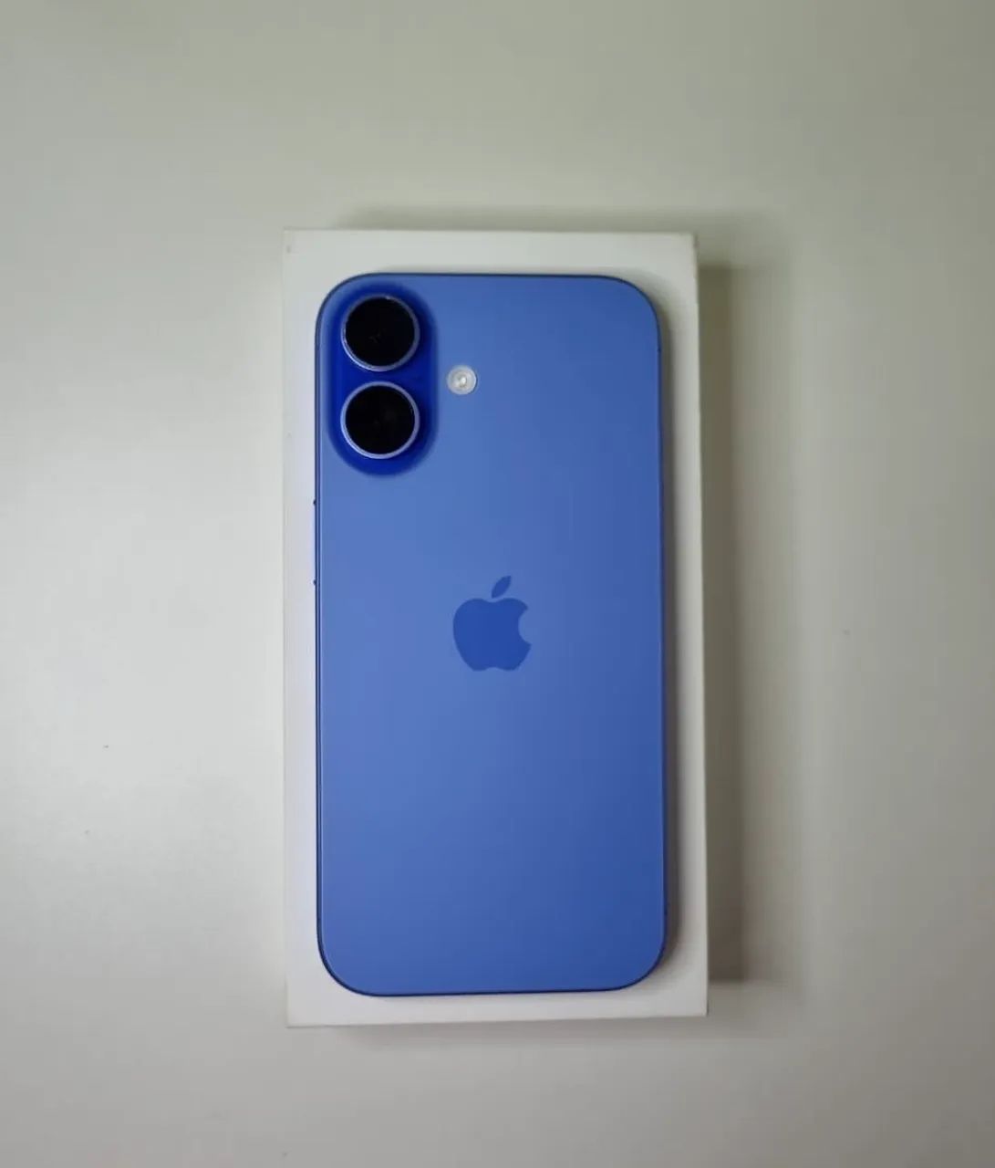 Apple iPhone 16 128GB Ultramarino 6,1" 48MP iOS 5G