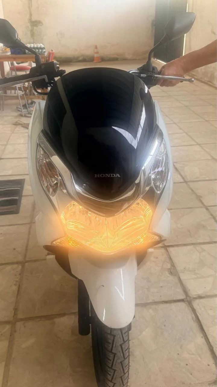Moto PCX conservada  - Foto 2