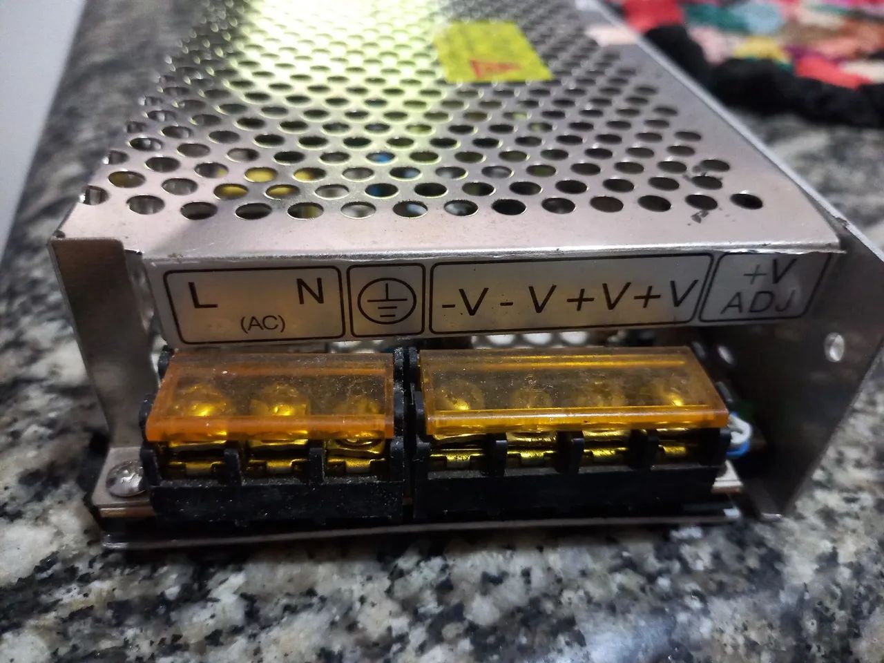 Fonte CFTV modelo AY-4005AMP - Foto 2