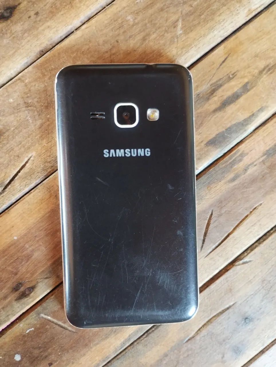 vendo celular ? Samsung J1  - Foto 2