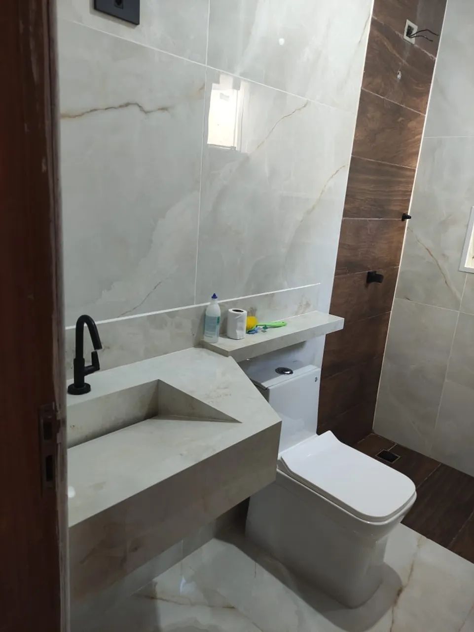 ALUGO CASA JARDIM NOROESTE 