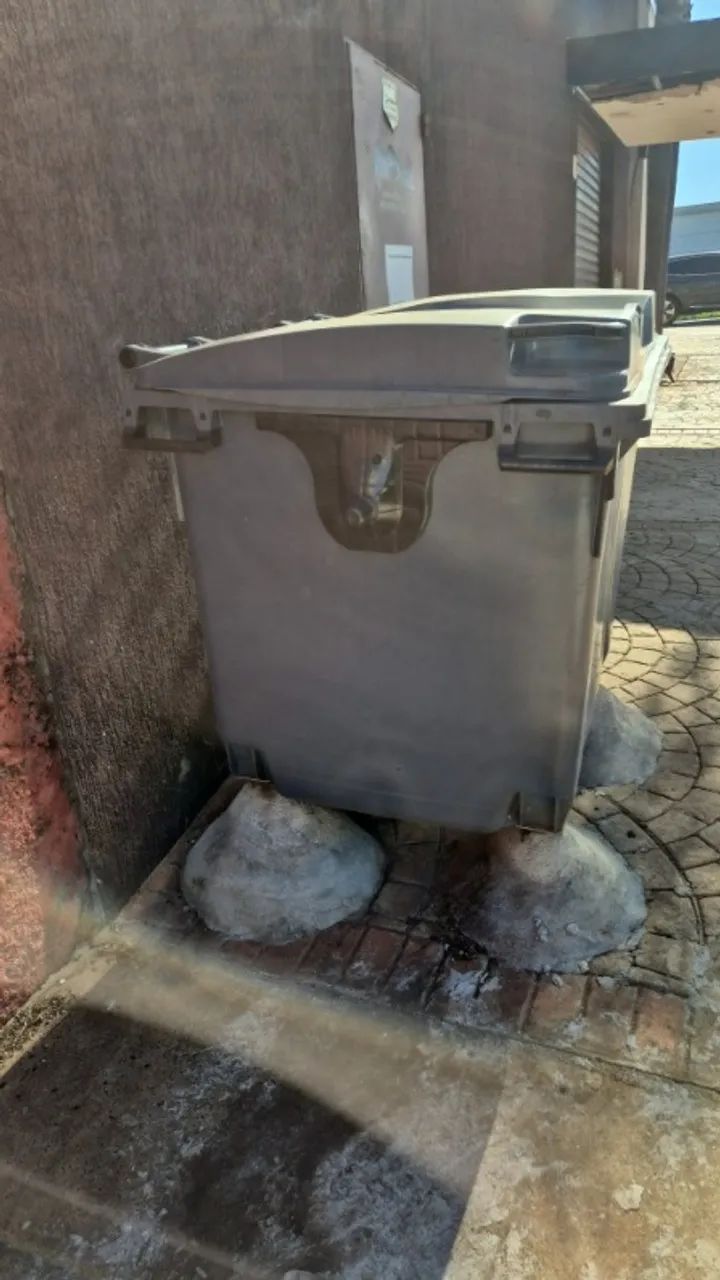 Lixeira 1000 litros  - Foto 2