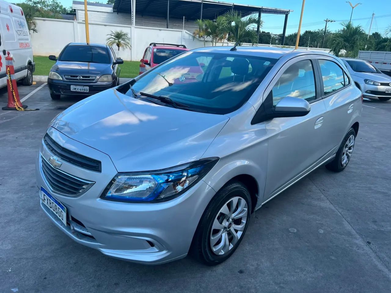 Chevrolet Onix ONIX HATCH LT 1.4 8V FlexPower 5p Mec. 2015