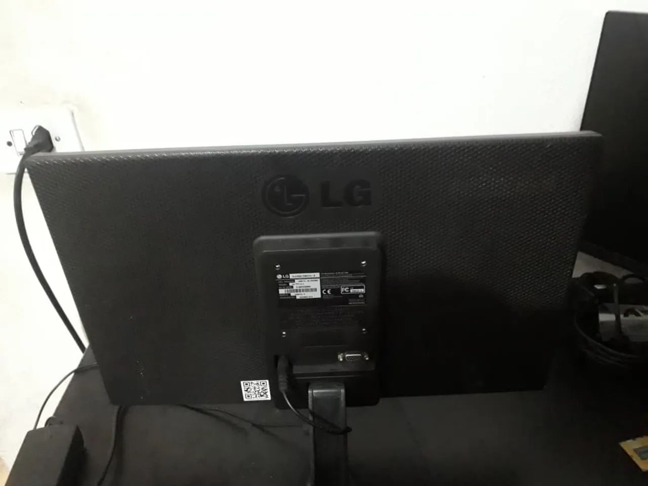 Monitor LG LED 19,5" - Funcionando Perfeitamente - Foto 3