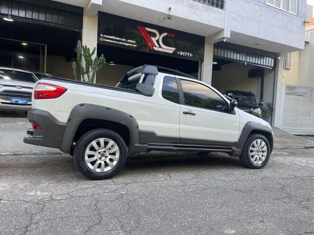 Fiat Strada Adventure 1.8/ 1.8 Locker Flex CE 2014 - Foto 2