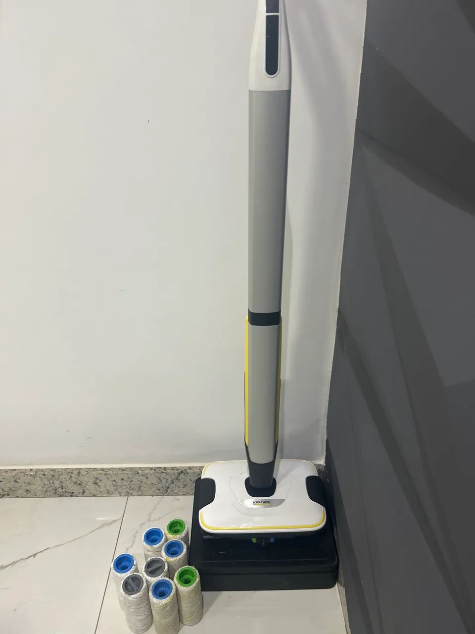 Limpadora de piso Karcher kfc7