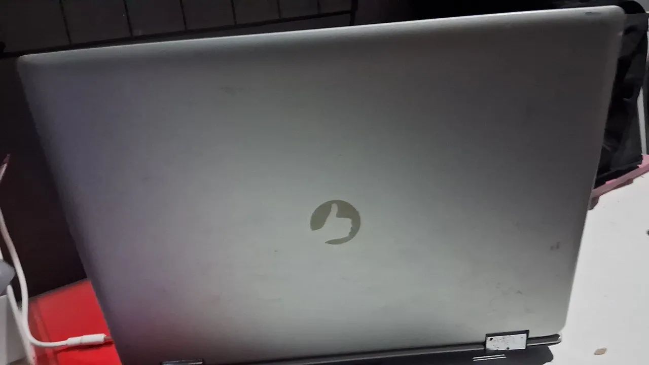 Notebook positivo 2 em 1 PARADO  Pra Retirar Peças  - Foto 2