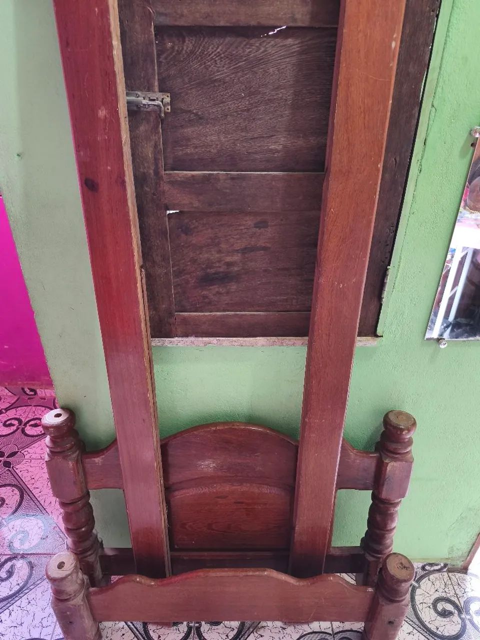 Estrado+ cama de madeira  - Foto 2