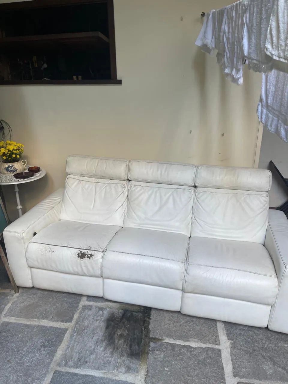 Sofá de Couro Branco 3 Lugares com Encosto Reclinável - Super Confortável - Foto 5