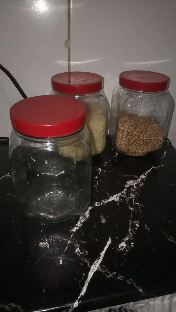 Vendo 3 potes para mantimentos!