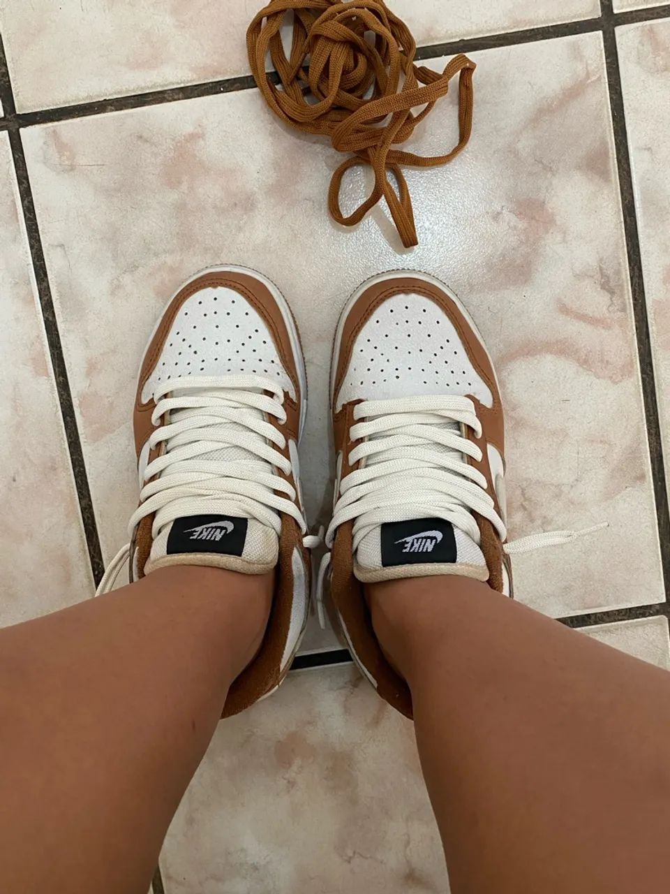 Tênis Nike Dunk- marrom com bege tamanho 35 - Foto 3