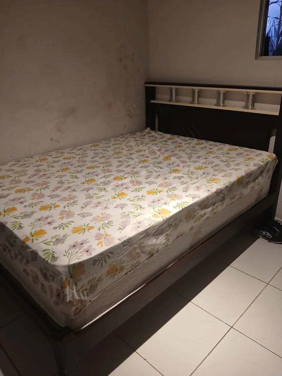 Cama de madeira bem conservada. - Foto 2