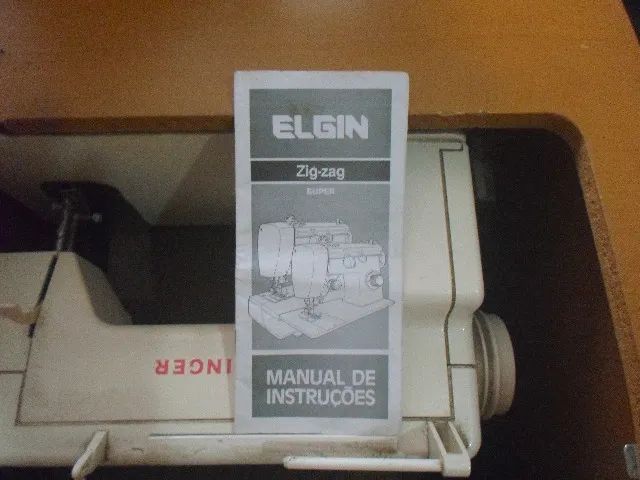 Máquina de Costura Singer(precisa de ajuste) - Foto 2