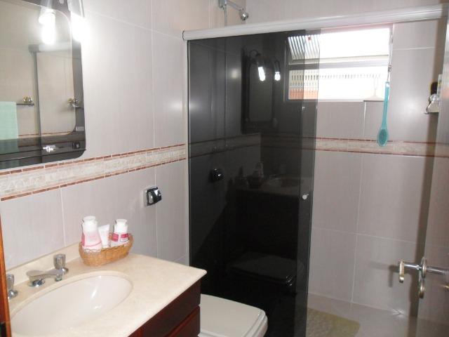 Excelente Sobrado com amplo quintal e piscina - Jd. das Américas / Uberaba - REF. S260 - Foto 7