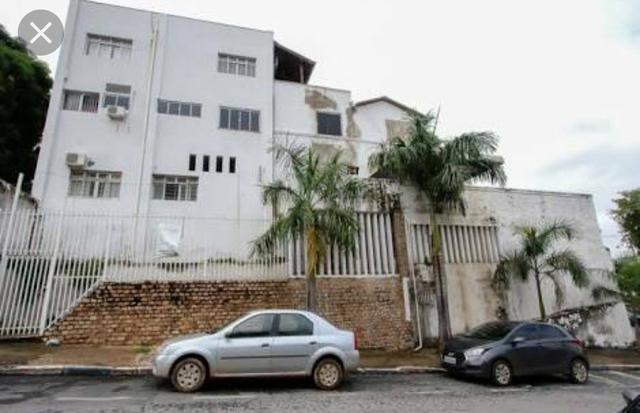 Casarão com 6 apartamentos e salas comerciais no Centro - Foto 2