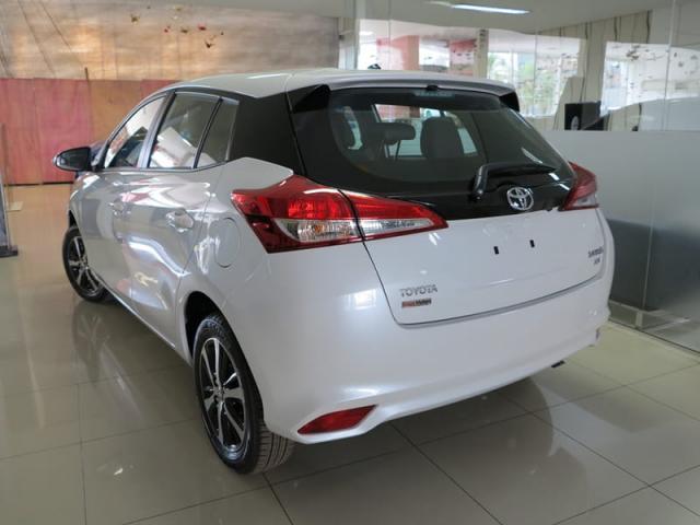 TOYOTA YARIS HATCH XS AT 19/20 - Foto 4