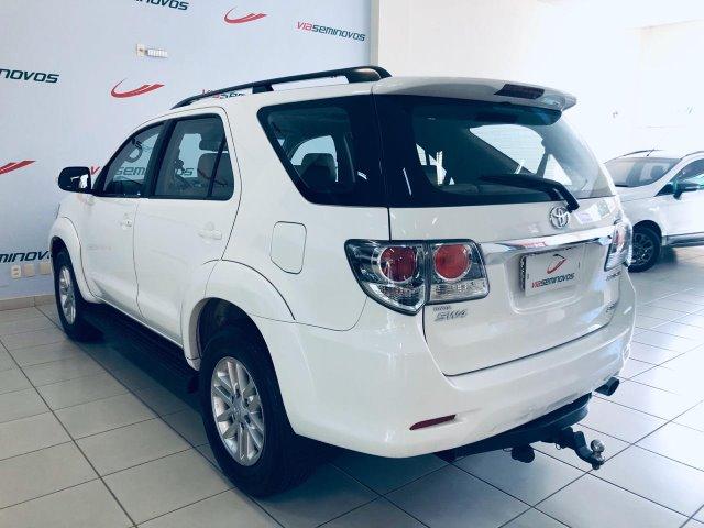 Hilux SW4 Diesel 3.0 - 4x4 7 lugares Completa - Foto 3