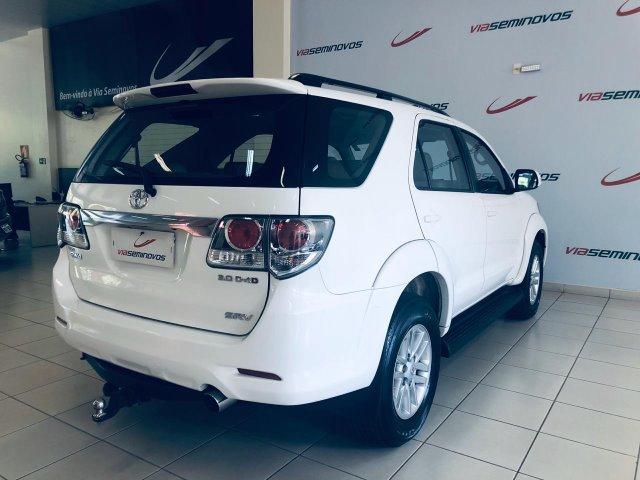 Hilux SW4 Diesel 3.0 - 4x4 7 lugares Completa - Foto 4