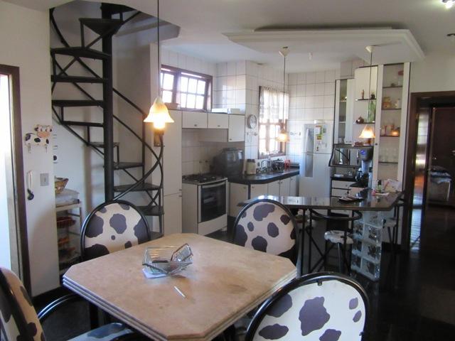 Excelente casa com 03 pavimentos! - Foto 3