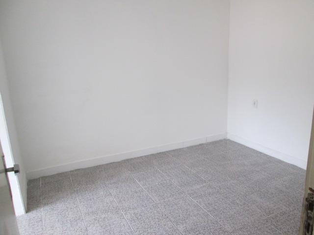 Ótima Casa Linear com 2 Quartos e Terraço em Guadalupe - Foto 12